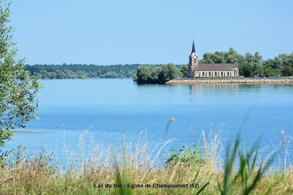 Sejour Bucolique Au Lac Du Der Жифомон-Шампобер Екстериор снимка